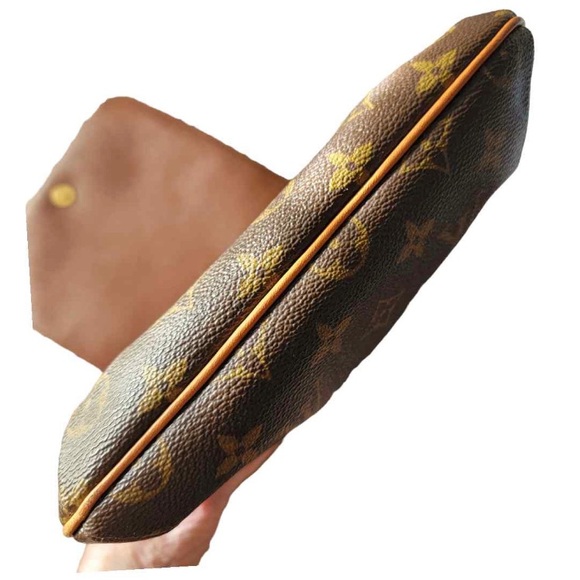 💕💗Vuitton Brown Monogram Musette Salsa Short Strap Bag. - Picture 8 of 13